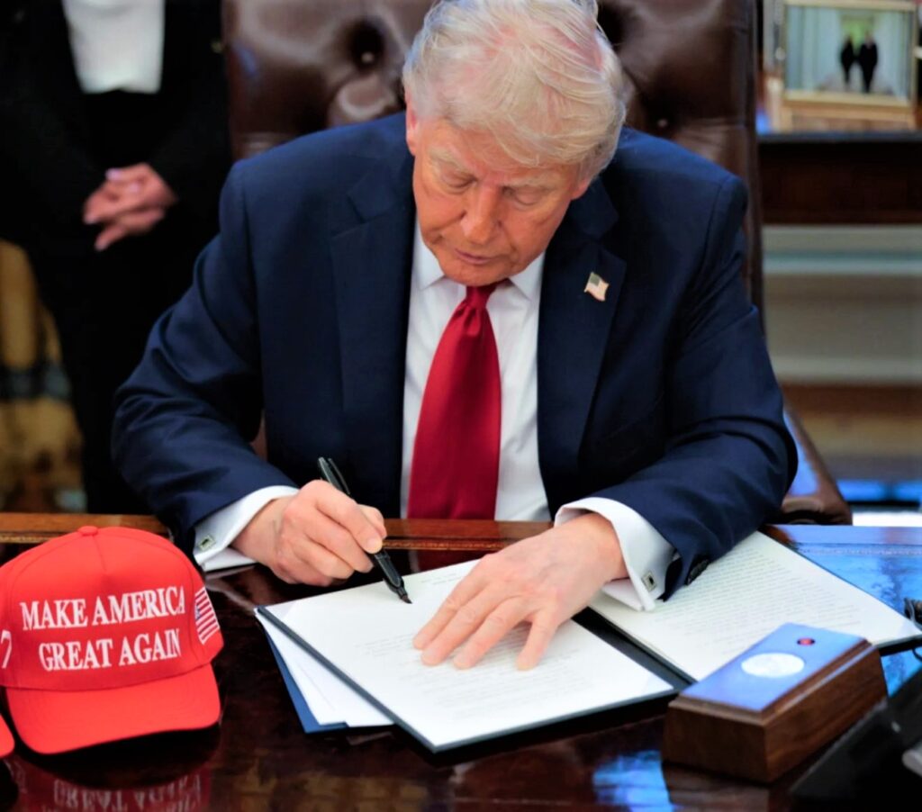 Trump Diplomatic Gamble: A Historic Tipping Point for Iran and the Middle East? 2 Trump Diplomatic Gamble